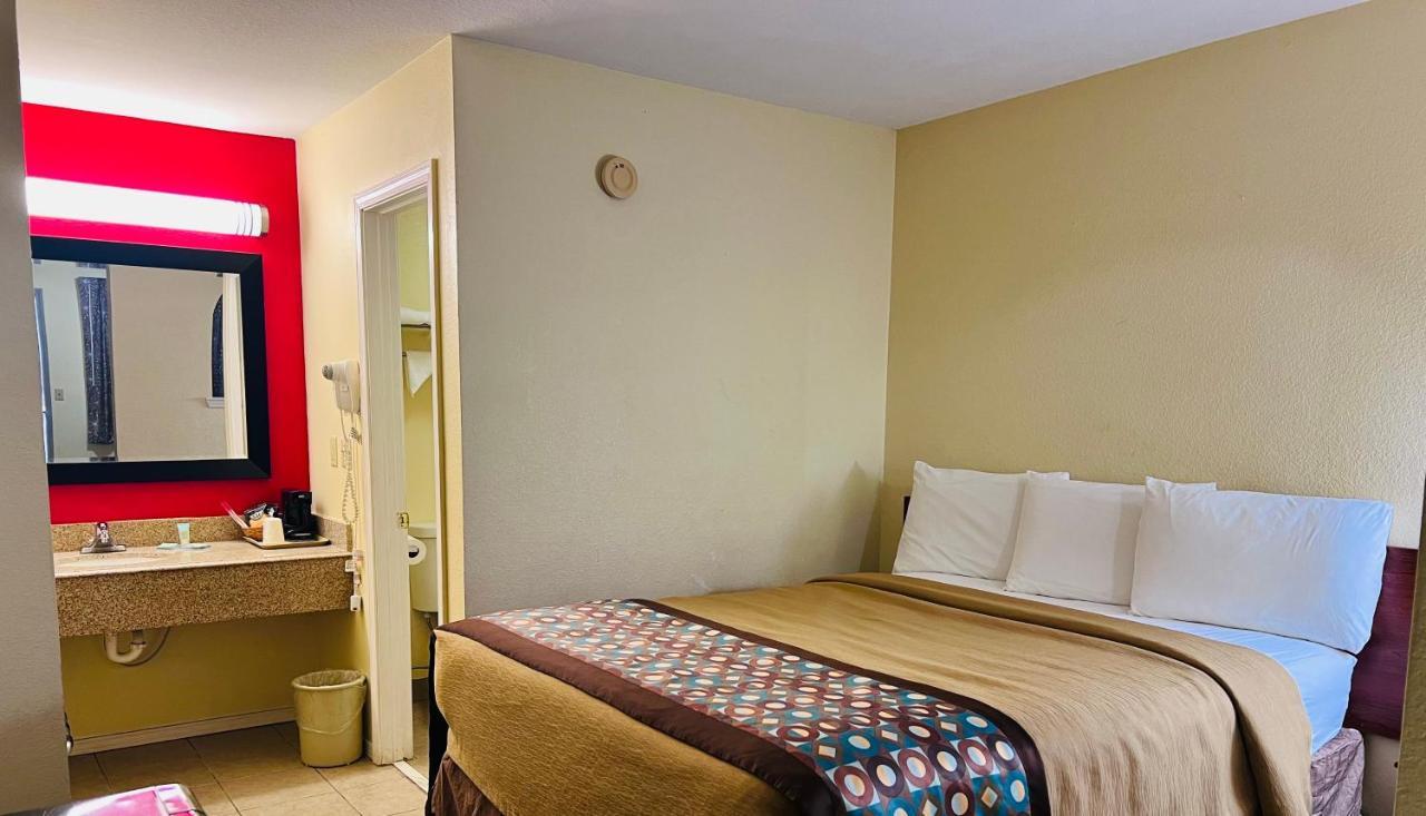 Suite 16 Motel Gore Luaran gambar